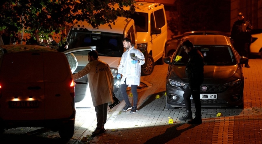 Kardeşini vurarak öldürdü, kendini eve kilitledi!