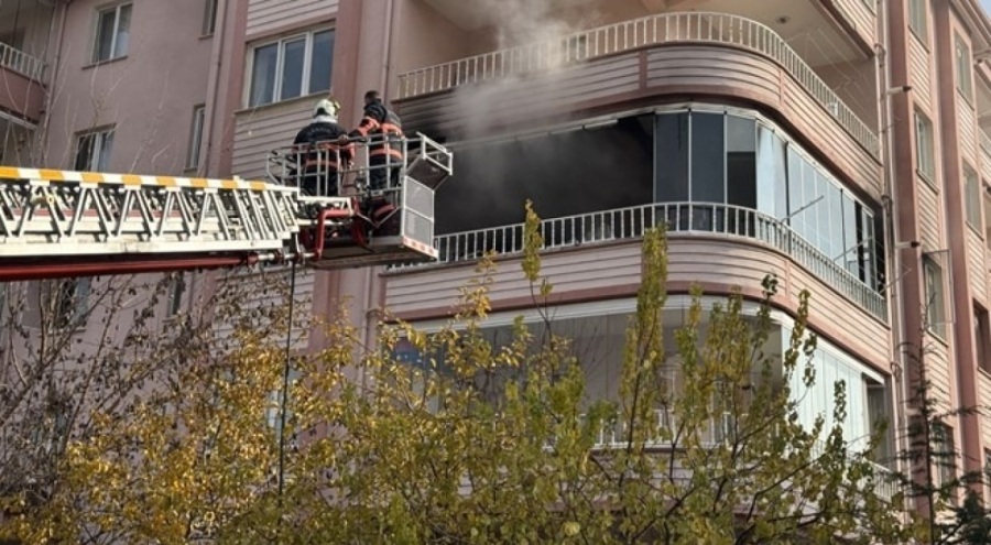 Çankırı'da apartman dairesinde yangın