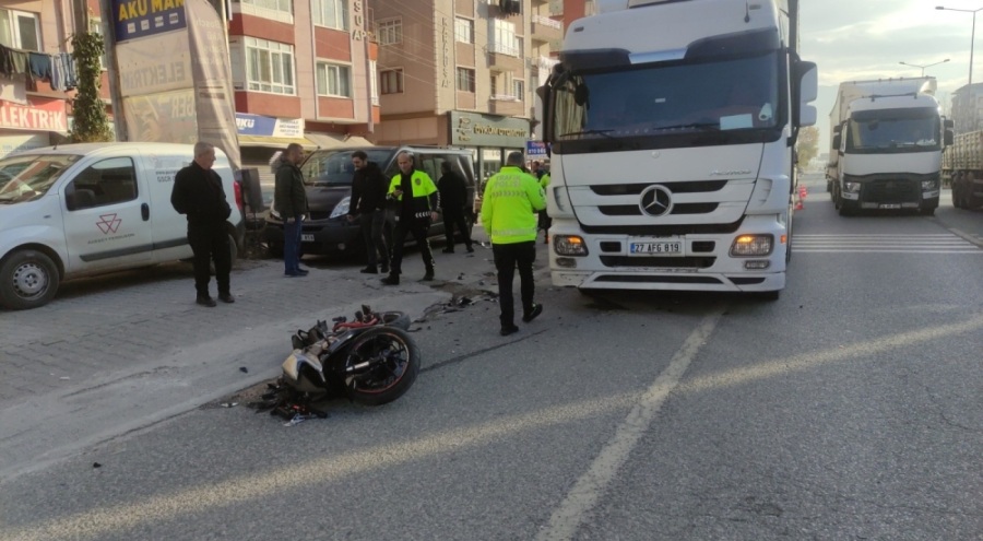Bursa'da tek teker üzerinde gitmek isterken kaza yaptı