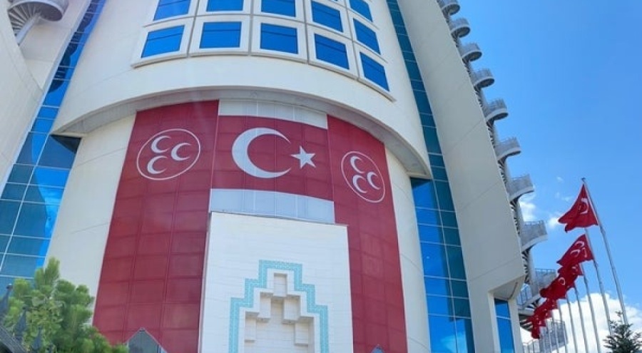 MHP'de 3 vekil istifa etti!