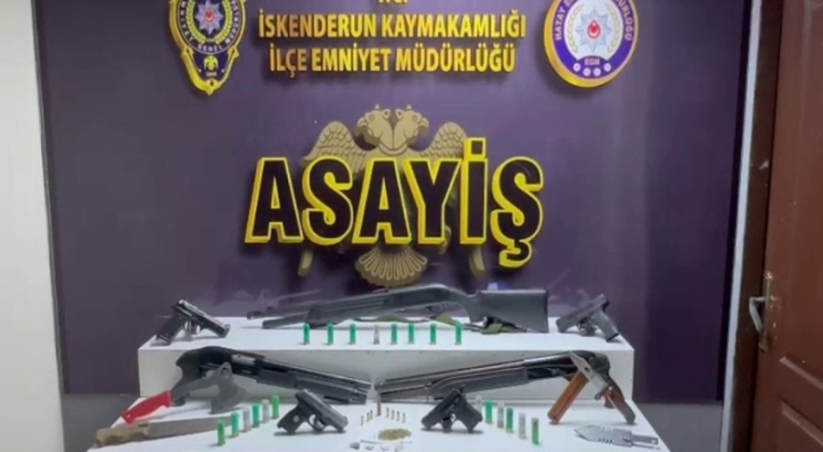 Düğünde havaya ateş açan şahısların evlerinden cephanelik çıktı