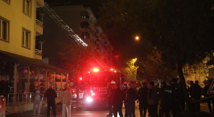 5 katlı binanın deposunda yangın çıktı!