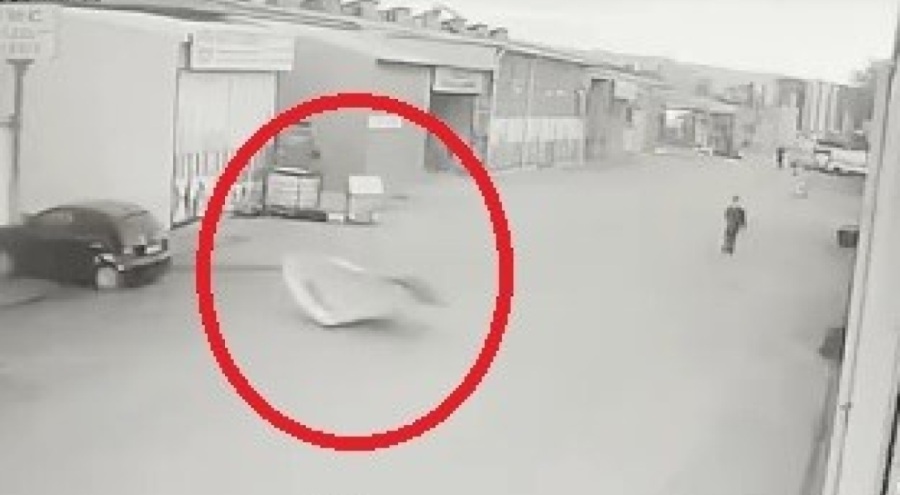 Bursa'da okula giden öğrenci saniyelerle yaralanmaktan kurtuldu