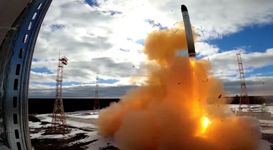 Ukrayna duyurdu: Rusya ilk kez kıtalararası füzeyle vurdu!