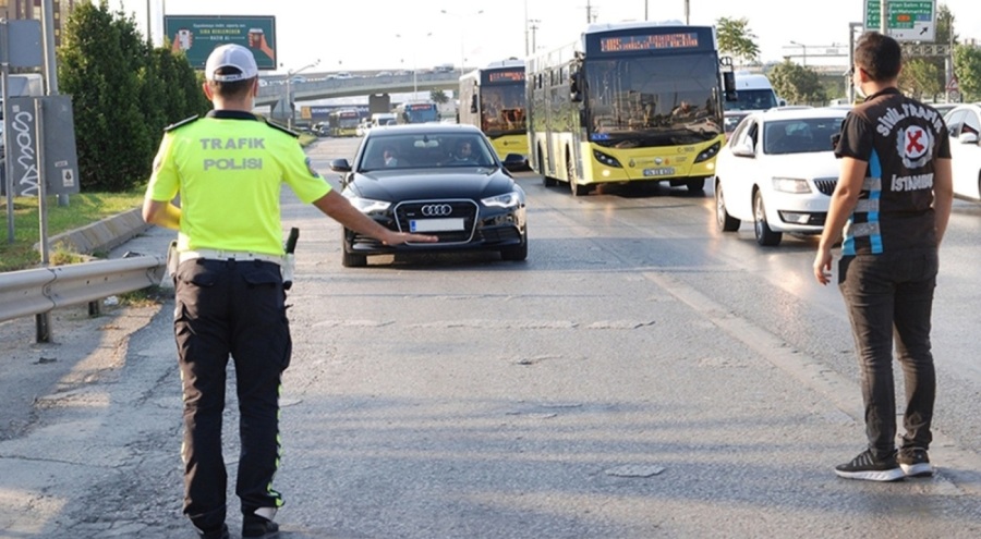 Kanun teklifi yasalaştı: Yetkisiz çakara ceza artacak, bekçi üst araması yapabilecek