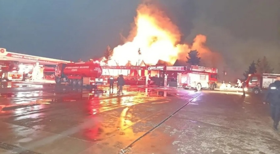 Akaryakıt istasyonunda korkutan yangın