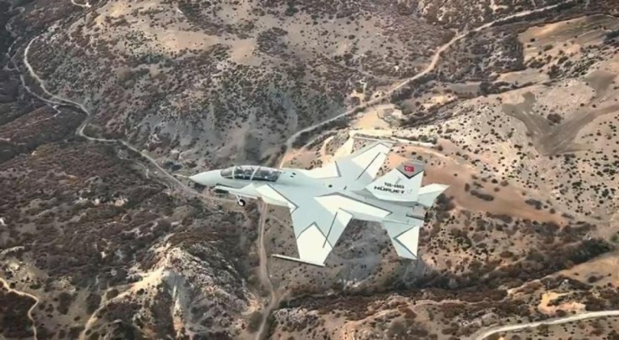 HÜRJET'in ikinci prototipi yeni boyamasıyla gökyüzüyle buluştu