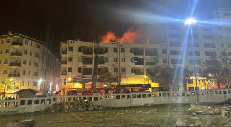 Dershane de bulunan binada yangın! bir öğretmen yaşamını yitirdi