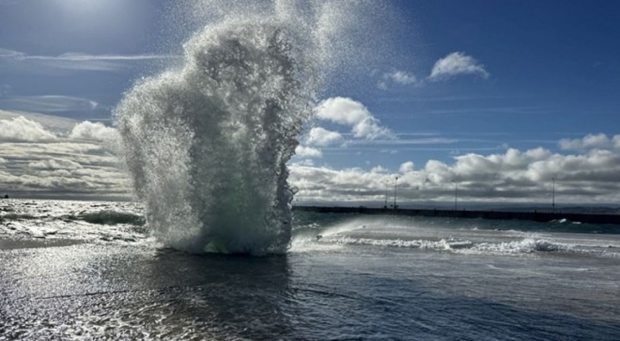 Sinop'ta dalgalar insan boyunu geçti