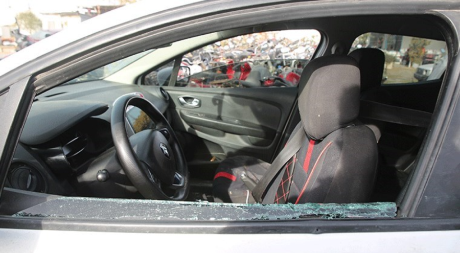 Otomobile silahlı saldırı: 1 ölü, 2 yaralı