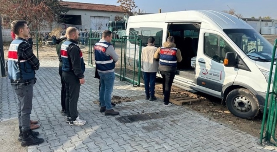 44 düzensiz göçmene 1 milyon TL ceza yazıldı