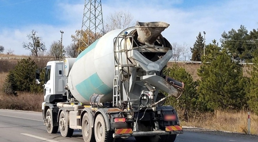 Kara yoluna beton döken firmaya 106 bin lira cezai işlem