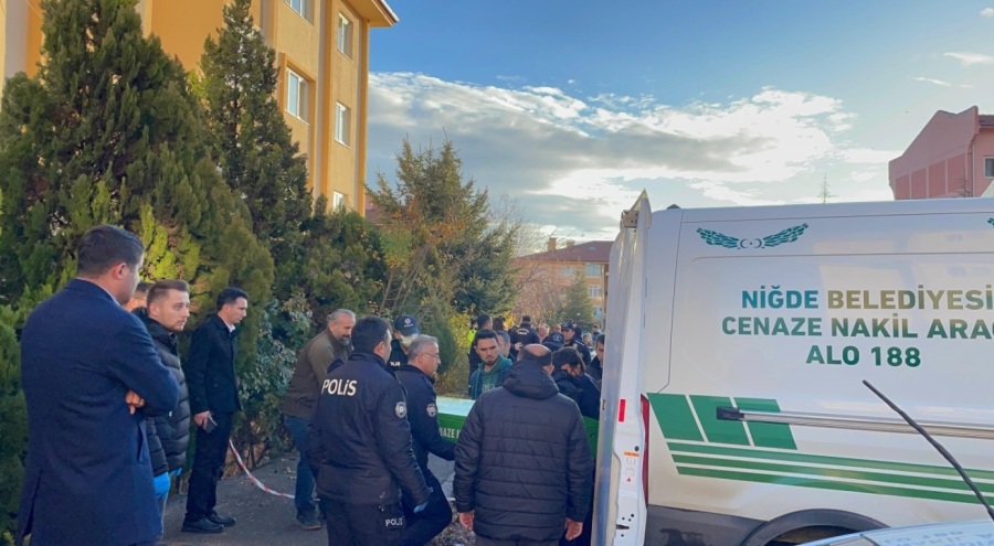 2 sevgili apartman dairesinde ölü bulundu