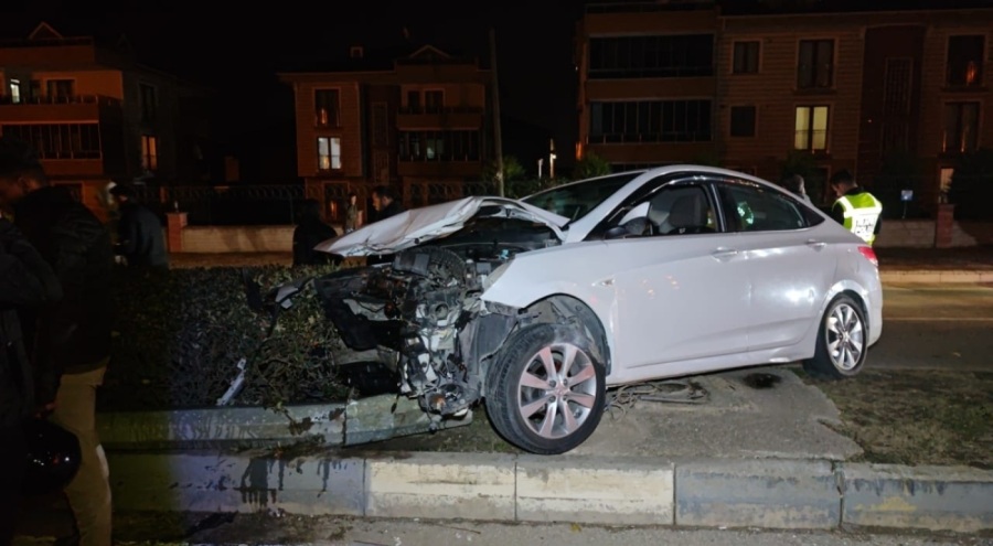 Bursa'da iki otomobil çarpıştı: 4 yaralı