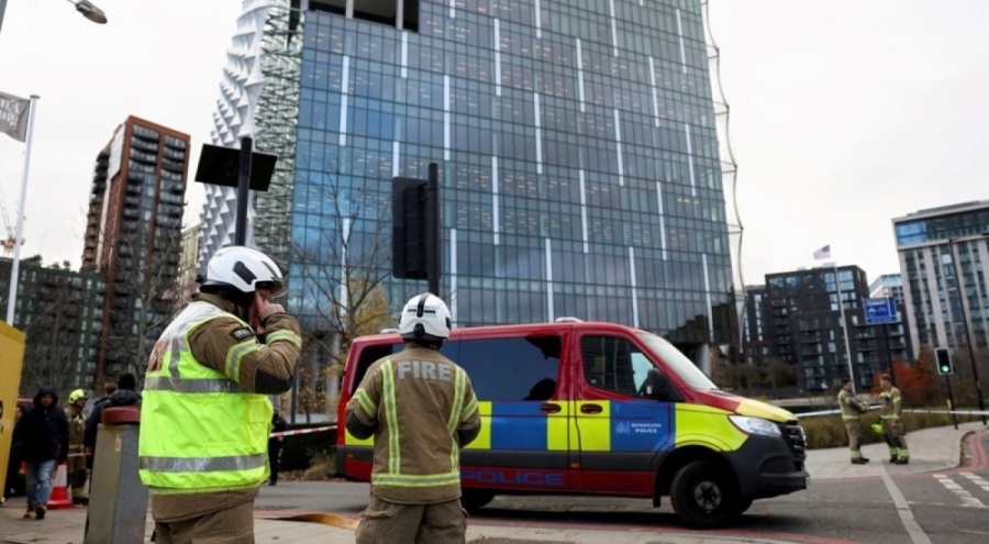 İngiltere'de bomba imha ekipleri havalimanına gönderildi