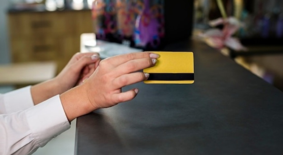 Kredi kartı batığı alarm veriyor!