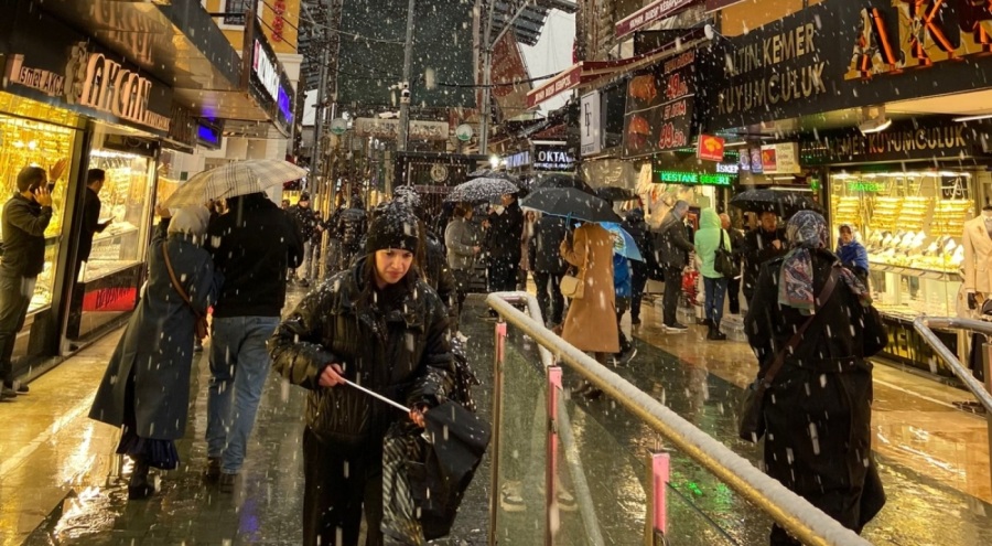 Bursa'da kar yağışı başladı