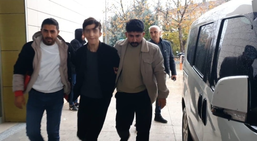 Bursa'da dedesini bıçaklayan torun adliyede
