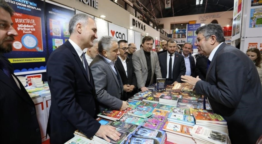 İnegöl Belediyesi 8. Kitap Fuarı başladı