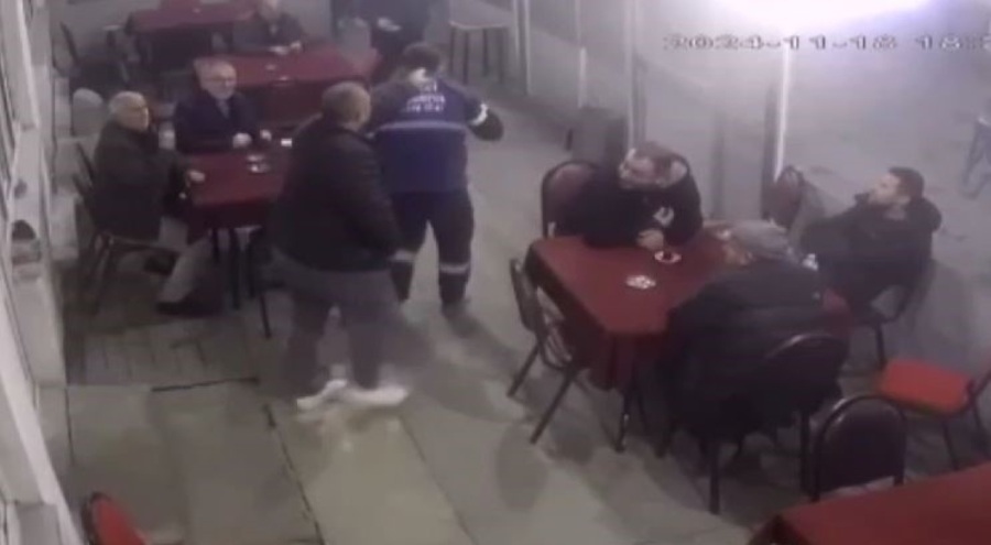 Kahvehanede silahlı saldırı!