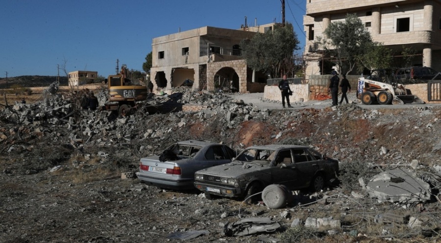 İsrail Lübnan'da 3 katlı binayı bombaladı: 7 ölü