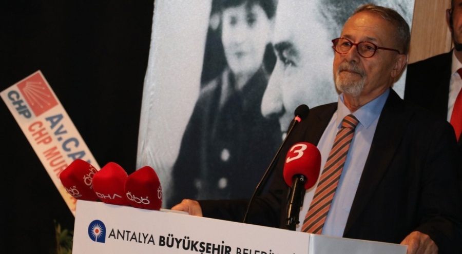 Naci Görür'e 'Başöğretmen Atatürk Onur Ödülü' verildi