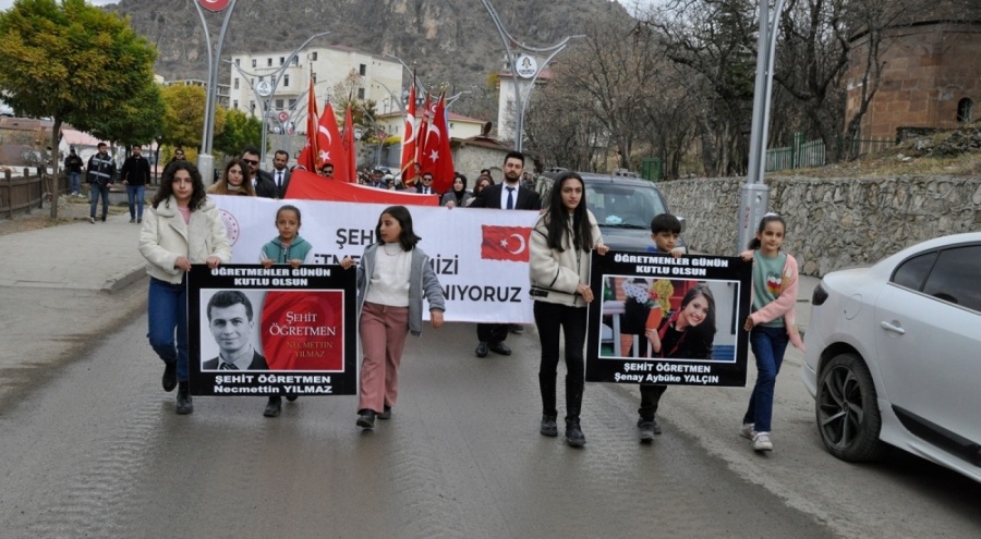 Öğretmenlerden şehit meslektaşları için yürüyüş