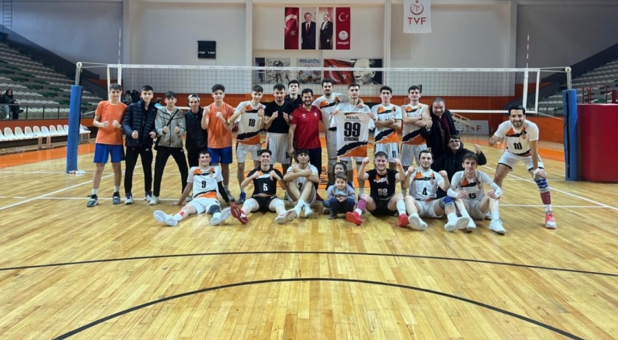 İnegöl Belediyespor Erkek Voleybol Takımı Çaycuma Spor Kulübü'nü 3-1 mağlup etti