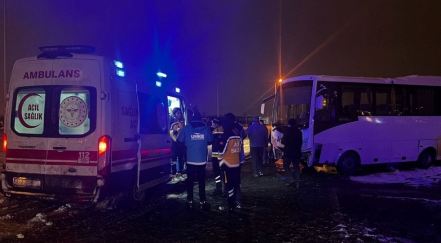 İşçi servisi ile yolcu otobüsü çarpıştı! Çok sayıda yaralı