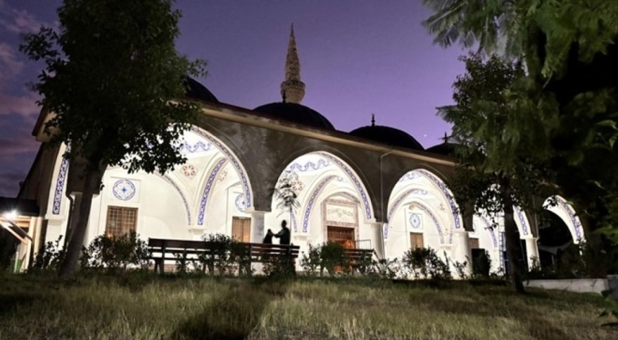 Cami imamı bıçaklanarak öldürüldü