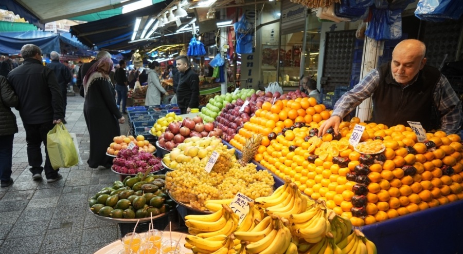 Geçen yıla göre fiyatlar düştü! Bursa Tuzpazarı'nda kış meyveleri tezgahta