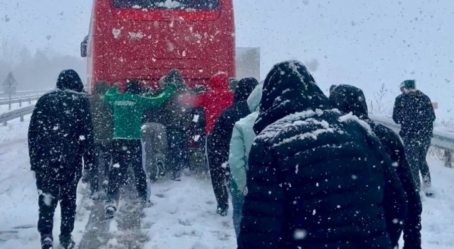 Bursaspor taraftarlarından güzel haber! Mahsur kalmışlardı