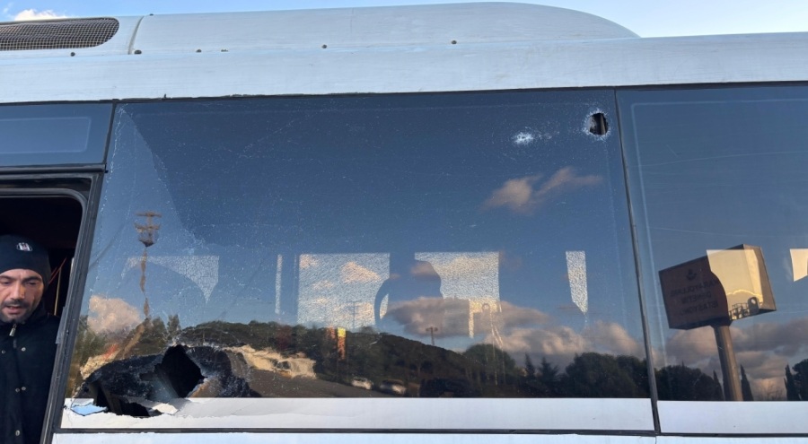 Beşiktaşlı taraftarları taşıyan otobüse saldırıya tepki