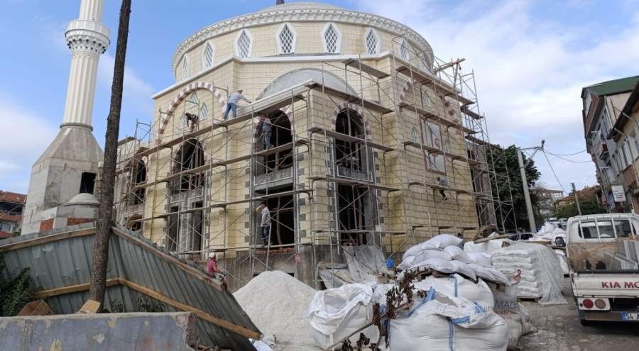 İnşaat iskelesinden düşen işçi yaralandı