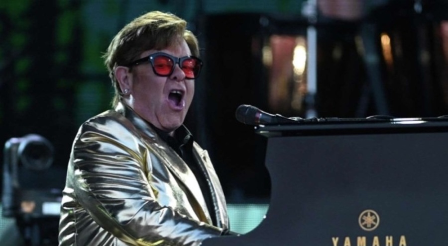 Elton John, sağ gözünü kaybettikten sonra yaşadıklarını anlattı