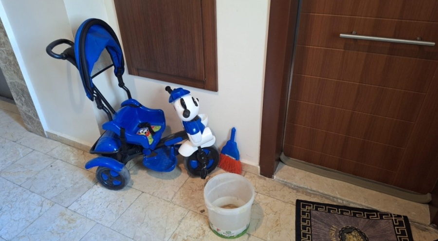 Yataktan düştüğü iddia edilen 3 yaşındaki Elif öldü, anne tutuklandı