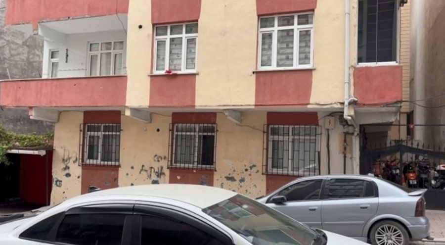 Karısını boğarak öldüren adam kendini ihbar etti