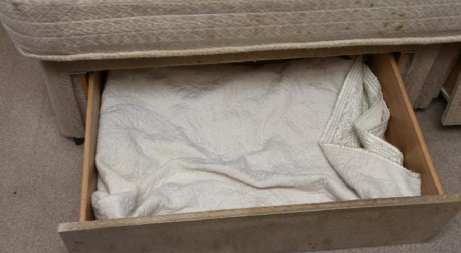 Bebeğini üç yıl boyunca çekmecesinde sakladı!