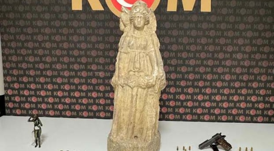 Roma Dönemi'ne ait heykel ele geçirildi