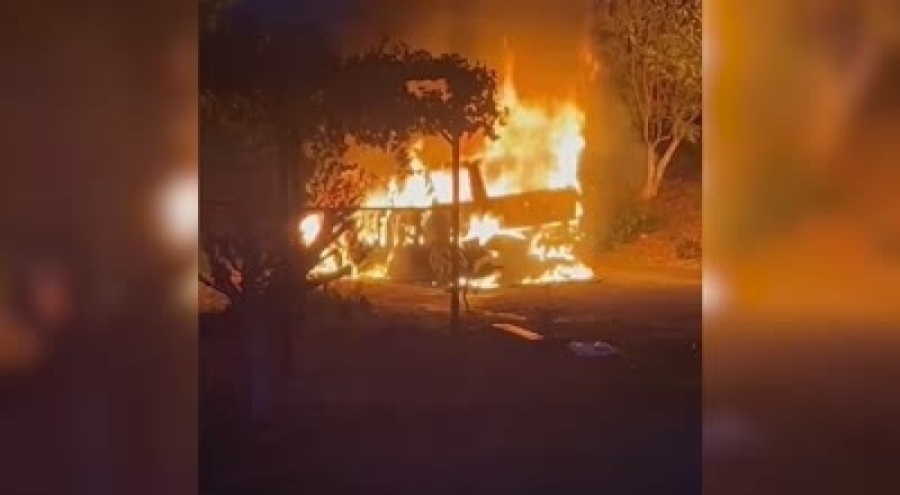 Seyir halindeyken yanan araç kullanılamaz hale geldi