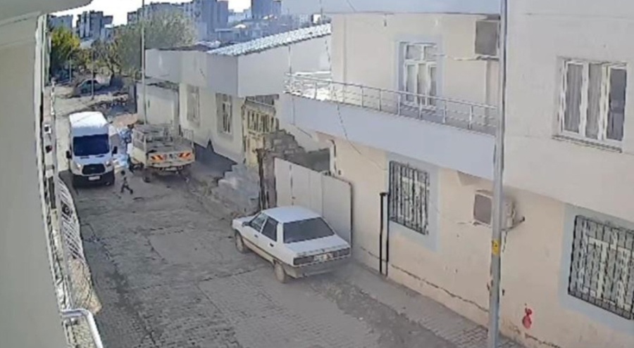 Minibüsün çarptığı 4 yaşındaki çocuk öldü