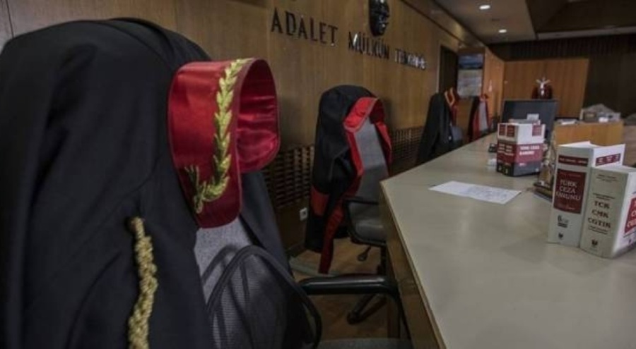 Hakim, savcı kocasını başka hakimle yakaladı!