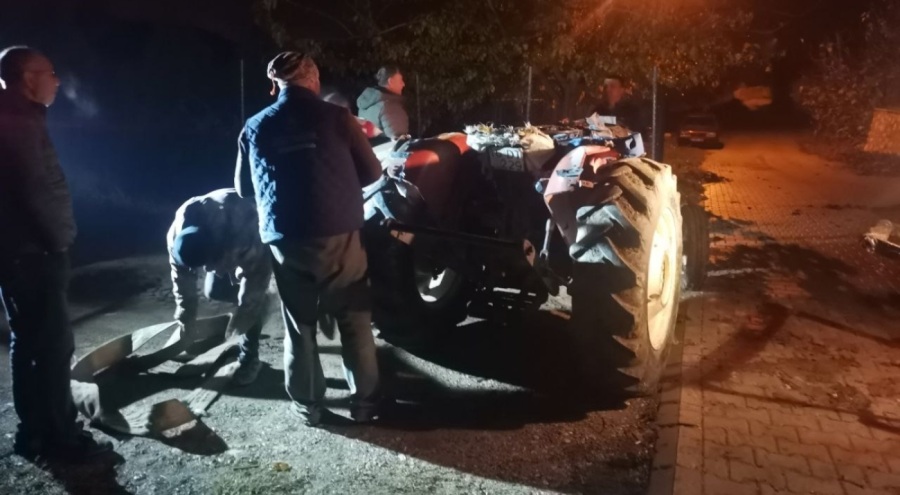 Bursa'da traktör devrildi!