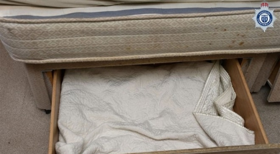 Kan donduran olay: Kızını üç yıl çekmecede sakladı!