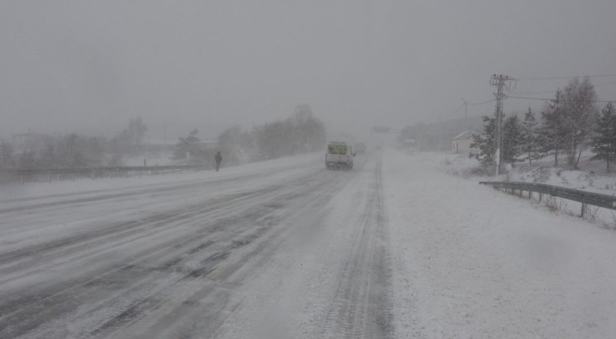 Köy yolları ulaşıma kapandı! Eğitime 1 gün ara verildi