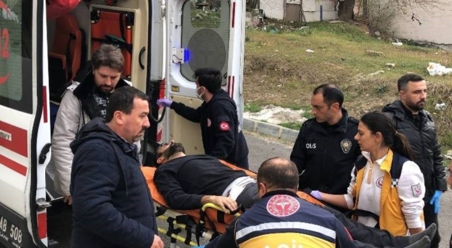 Bıçak çeken oğlunu vurdu!