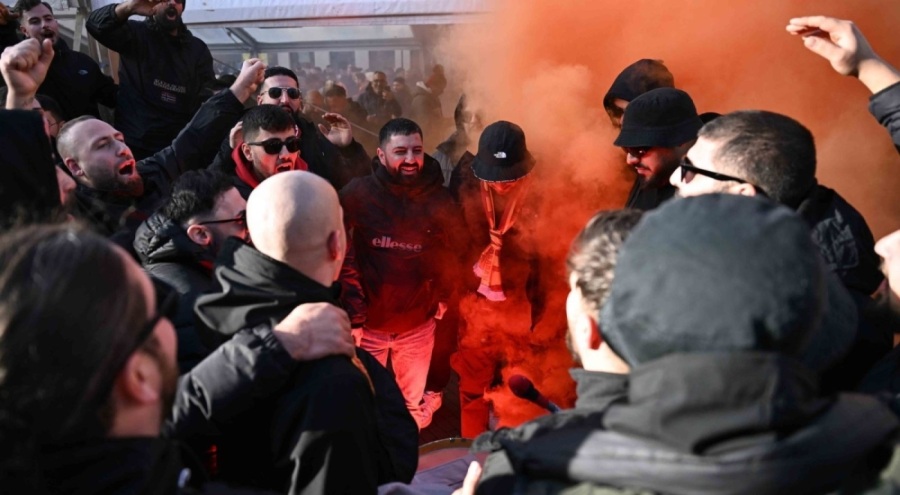 Galatasaray taraftarları, AZ Alkmaar maçı için AFAS Stadı'na gitti