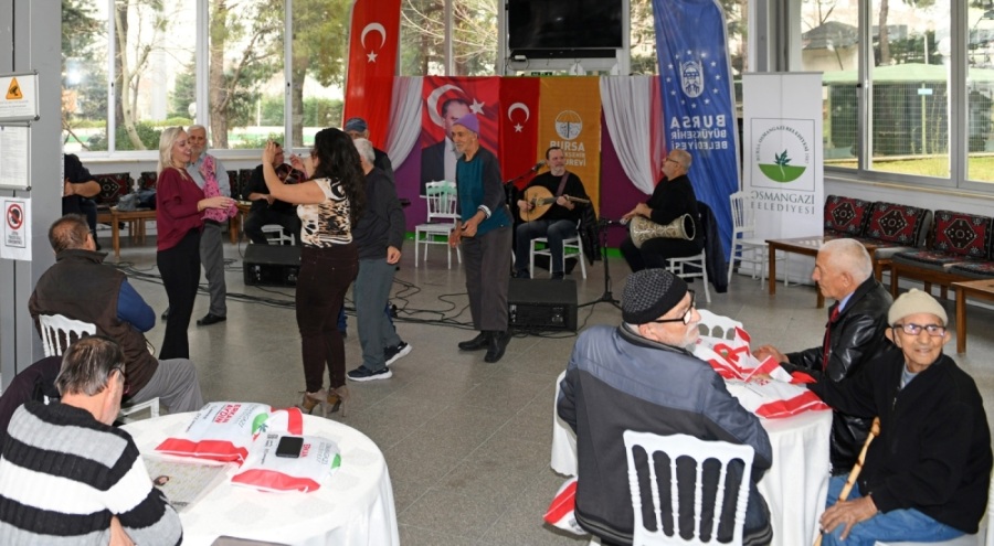 Osmangazi Belediyesi Türk Sanat Müziği Korosu huzurevi sakinleri için söyledi