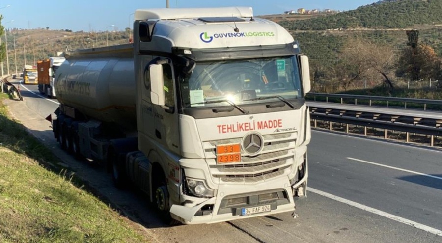 Faciadan dönüldü! Kimyasal madde yüklü tanker kaza yaptı