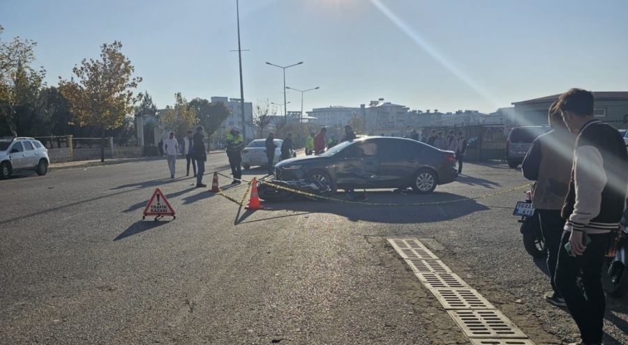 Otomobille çarpışan motosikletin sürücüsü öldü